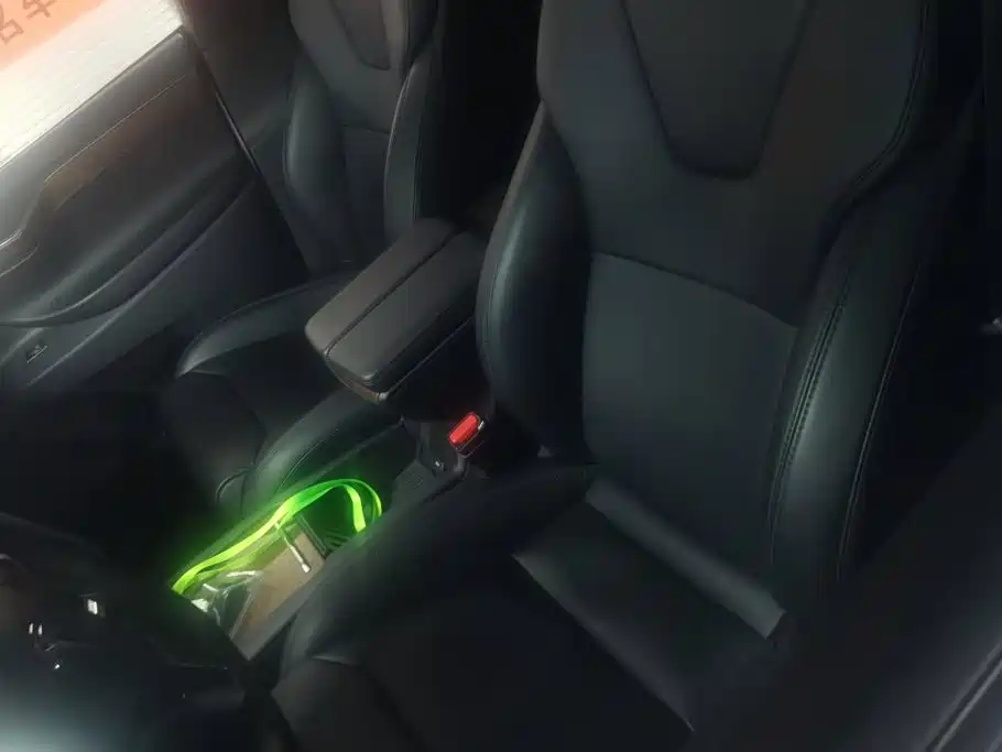 Tesla Model X 2018 — фото 9