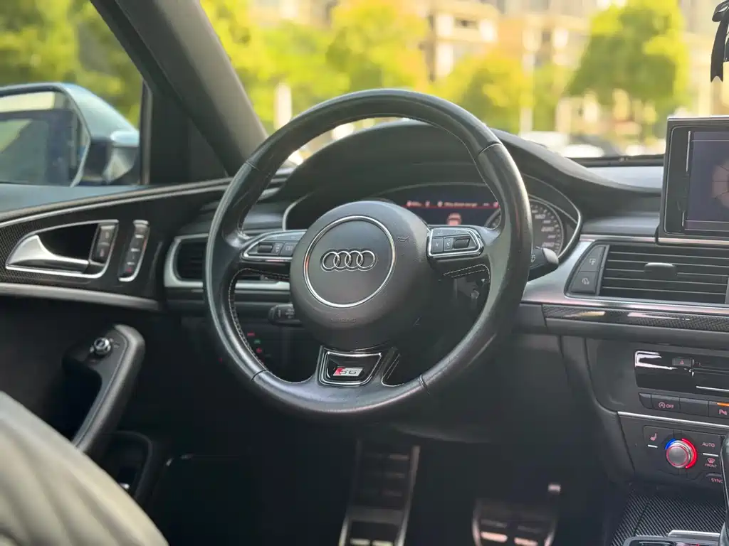 Audi S6 2016 — фото 17