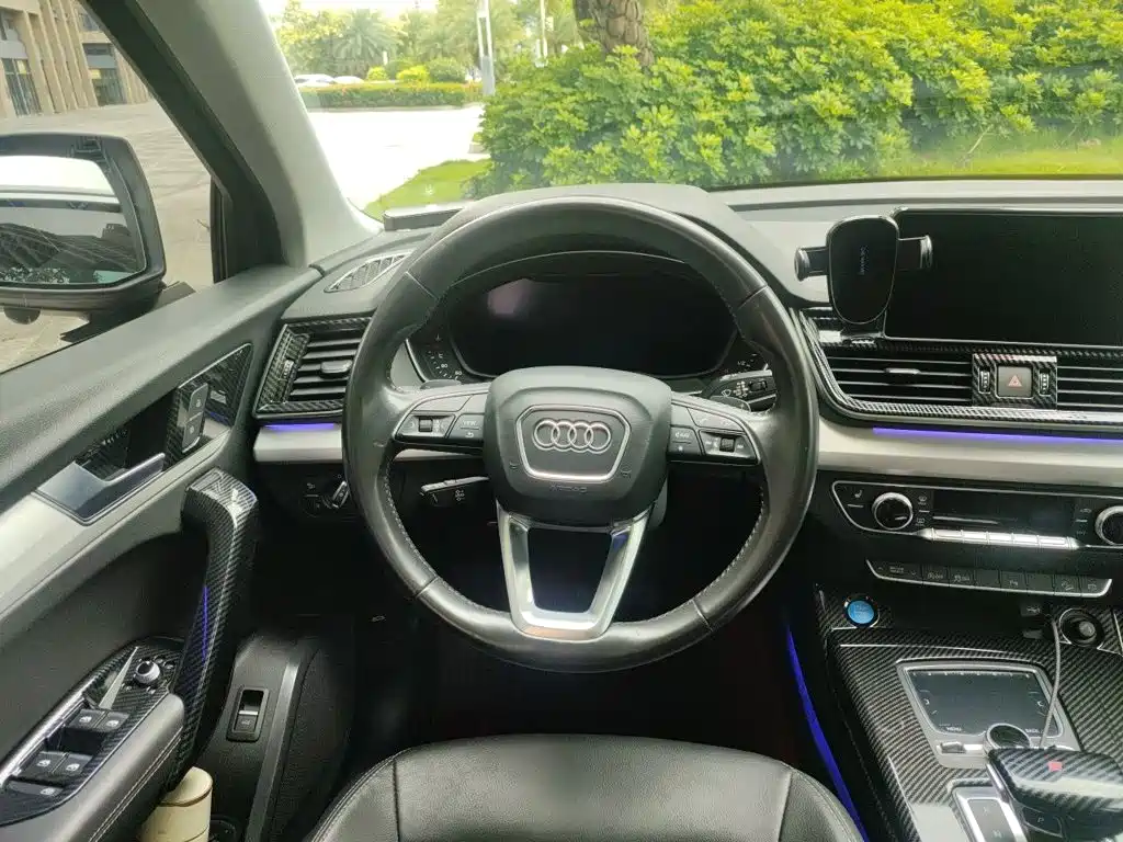 Audi Q5L 2020 — фото 11