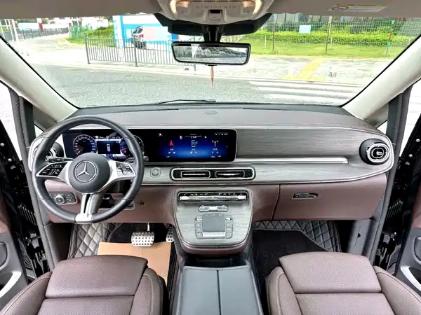 Mercedes-Benz V-Class 2025
