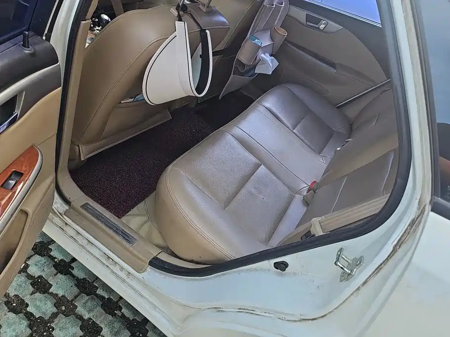 Buick Excelle 2013 — фото 10