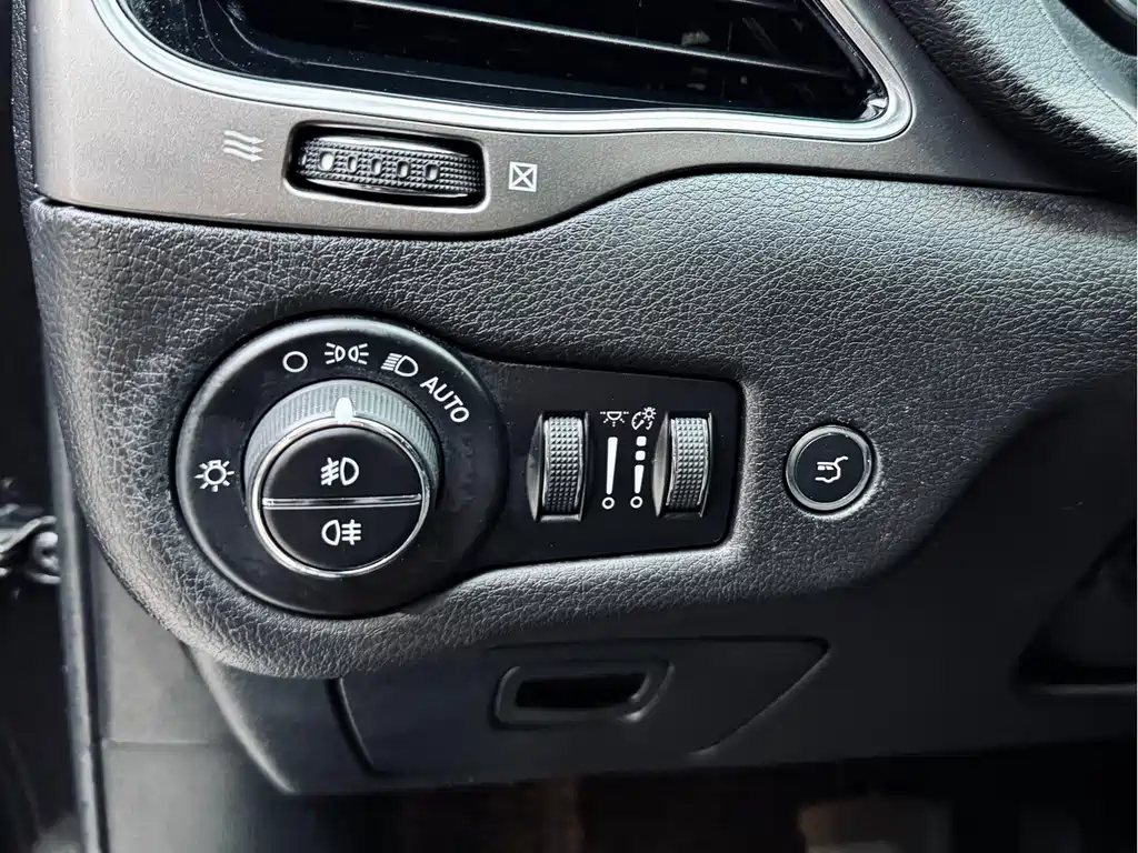 Jeep Cherokee 2020 — фото 12