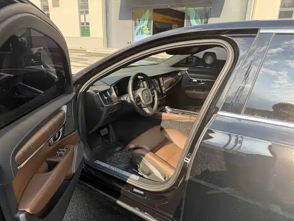 Volvo S90 2024