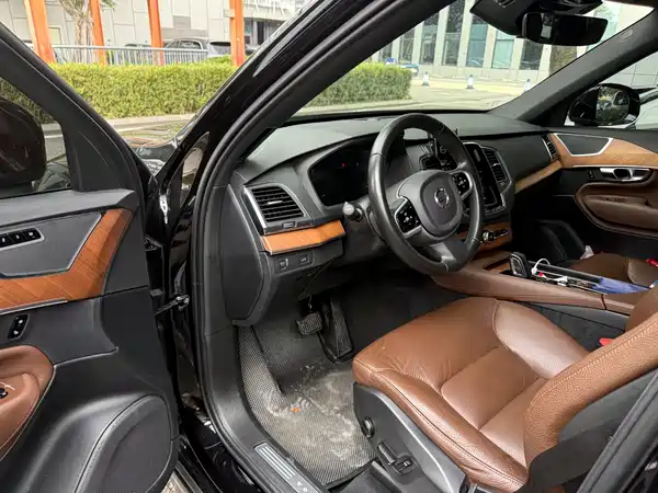 Volvo XC90 2021