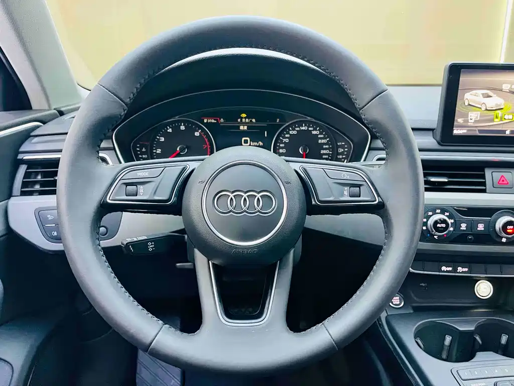 Audi A4L 2018 — фото 11