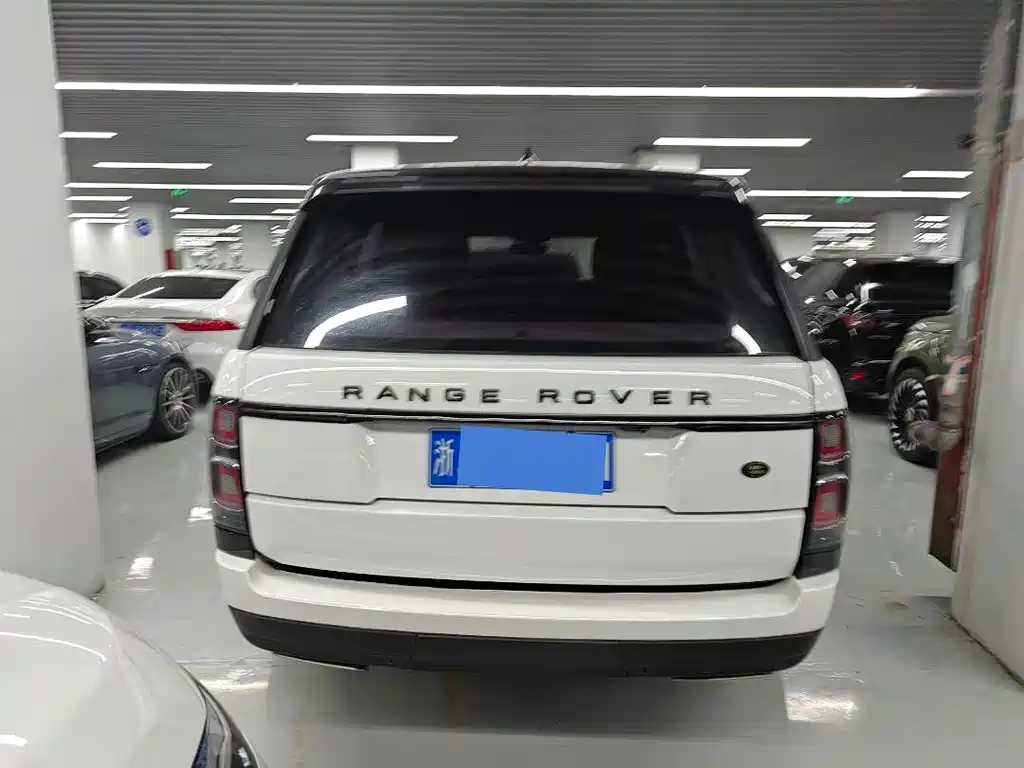 Land Rover Range Rover 2018 — фото 12