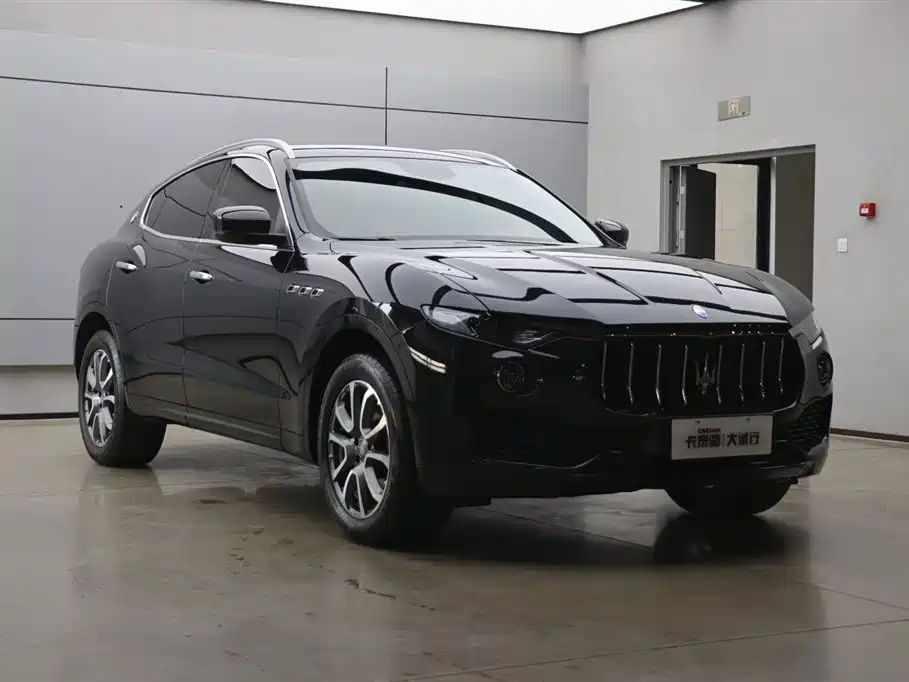 Maserati Levante 2018 — фото 25