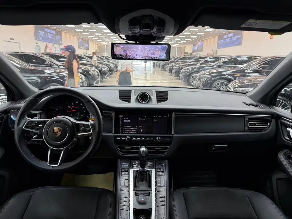 Porsche Macan 2019 — фото 14