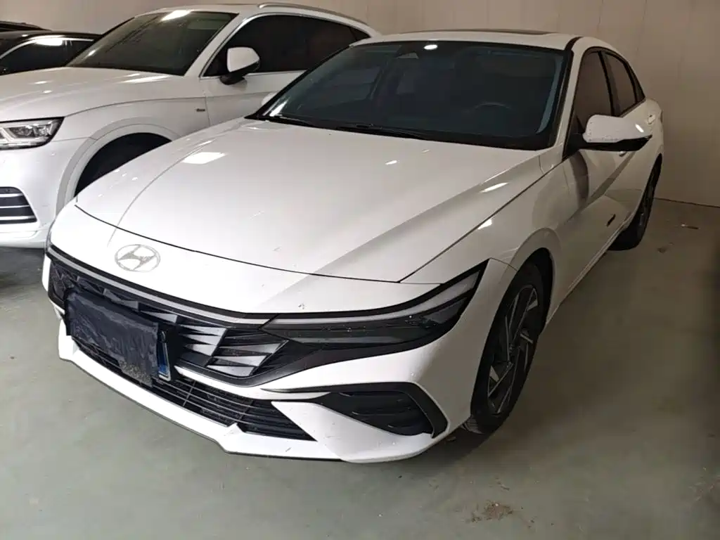 Hyundai Elantra 2024