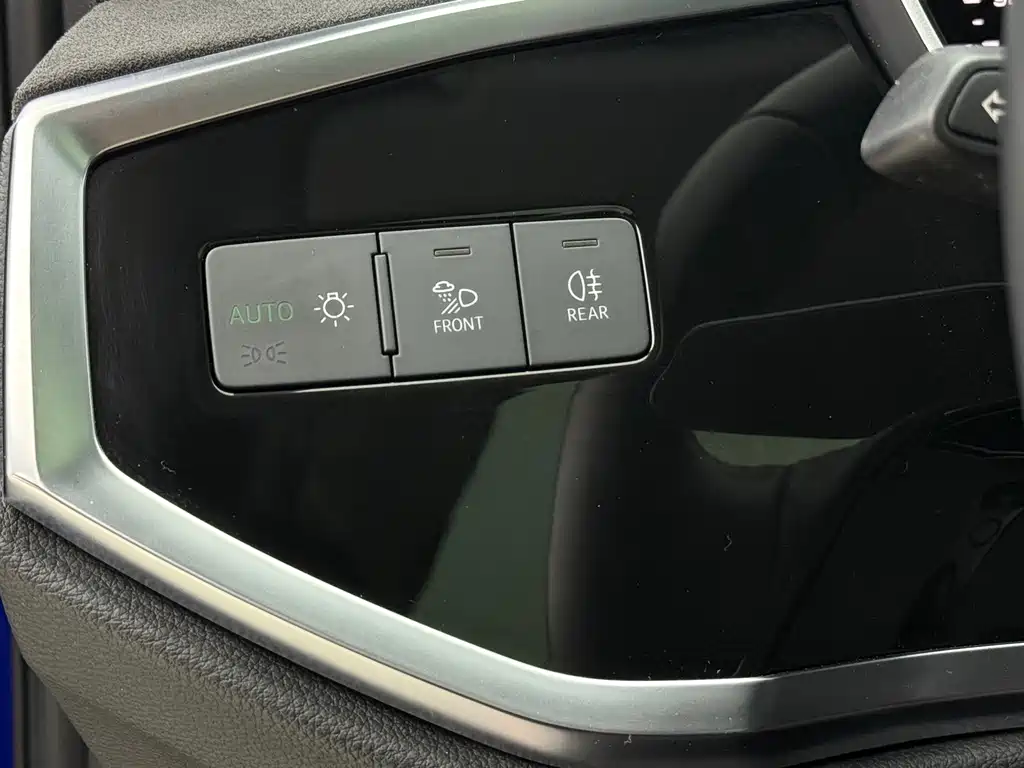 Audi Q3 2021 — фото 15