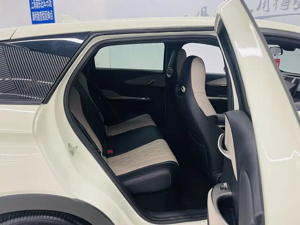 BYD Dolphin 2022 — фото 12