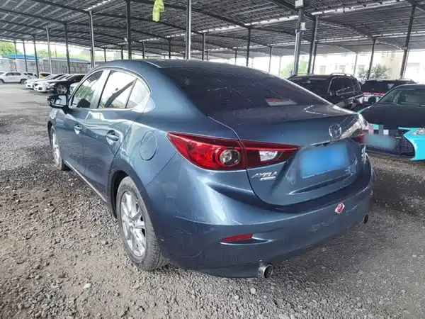 Mazda 3 Axela 2015