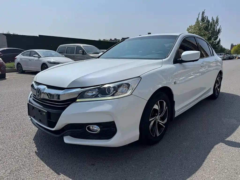 Honda Accord 2016 — фото 1