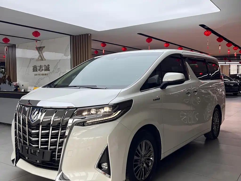 Toyota Alphard 2022 — фото 1