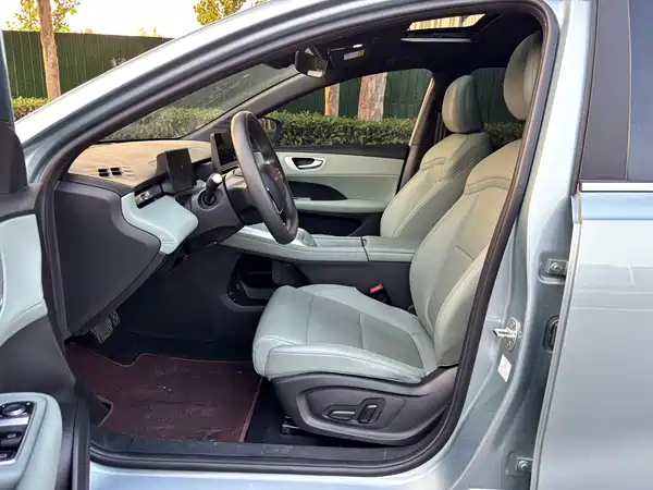 Roewe D6 2025