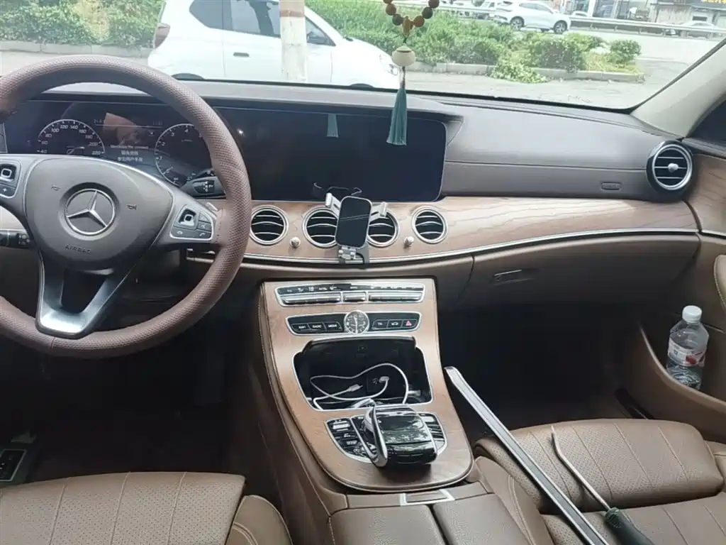 Mercedes-Benz E-Class 2018 — фото 13