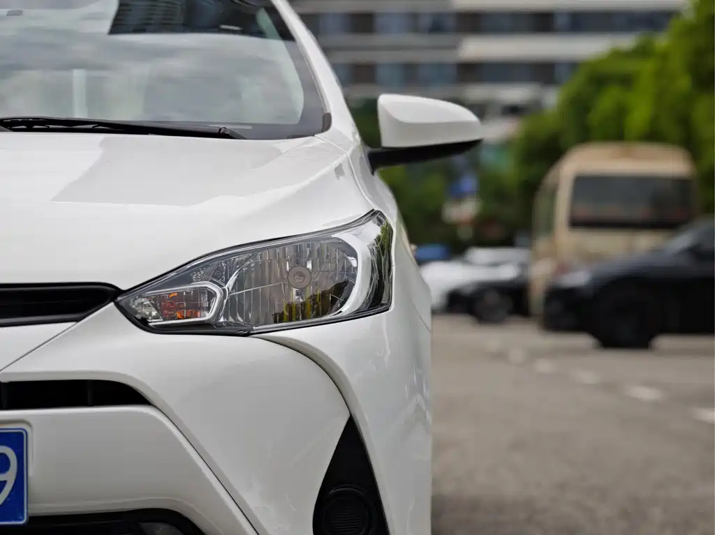 Toyota Yaris L 2019 — фото 9