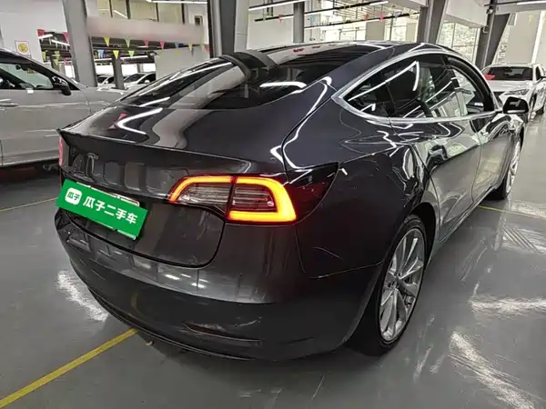 Tesla Model 3 2020