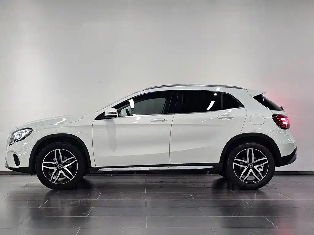 Mercedes-Benz GLA 2017 — фото 2