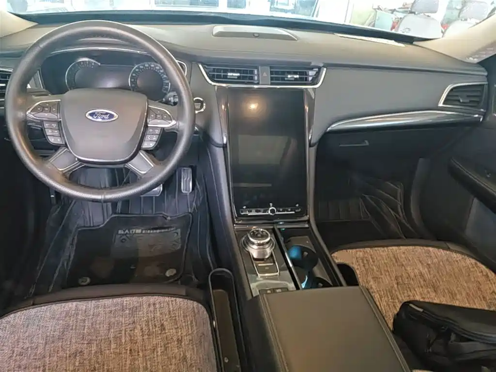 Ford Taurus 2021 — фото 10