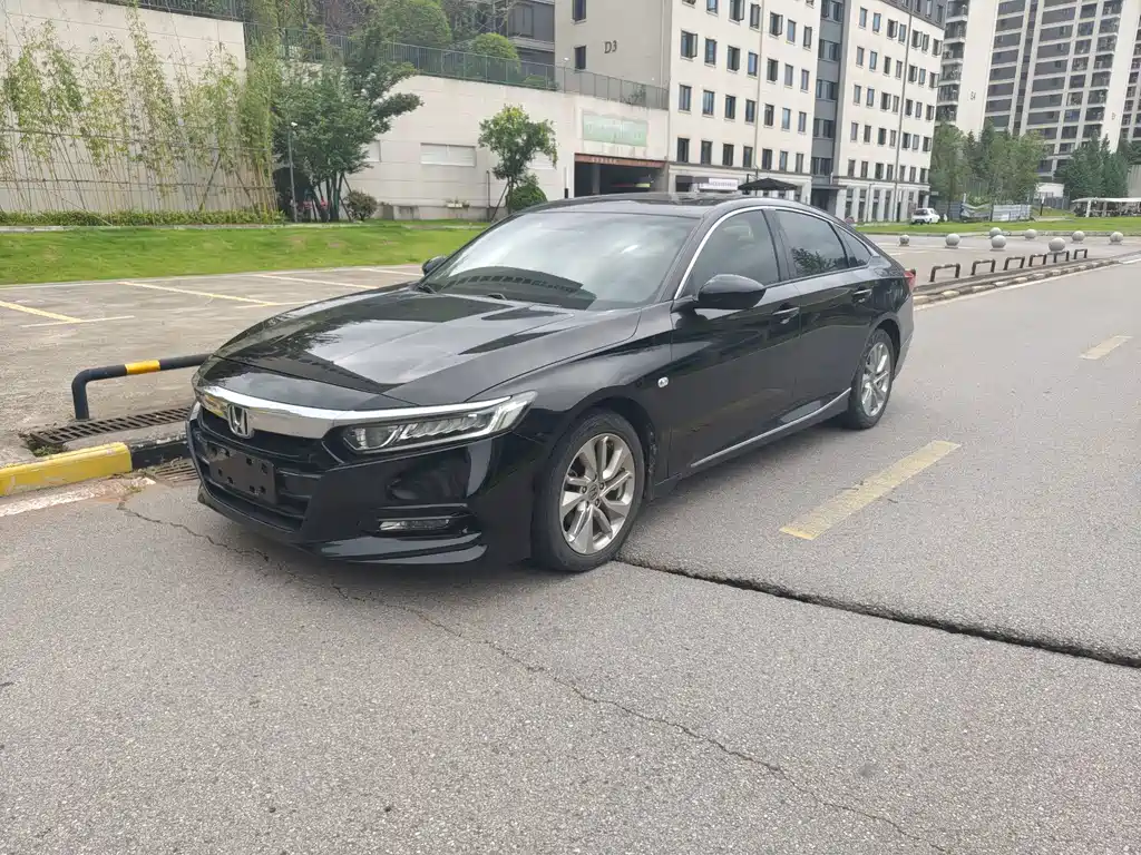 Honda Accord 2018 — фото 1