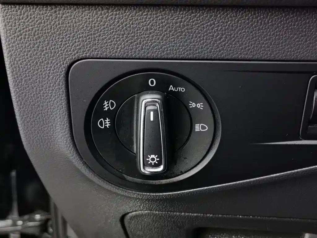 Volkswagen Tiguan L 2021 — фото 21