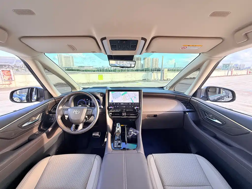 Toyota Alphard 2024 — фото 8