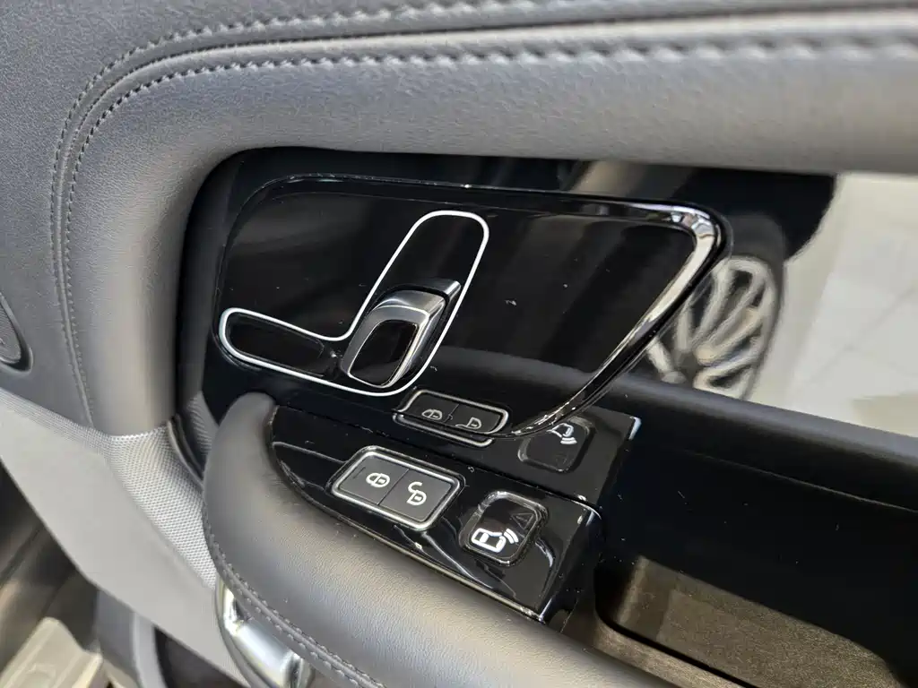 Land Rover Range Rover 2019 — фото 28