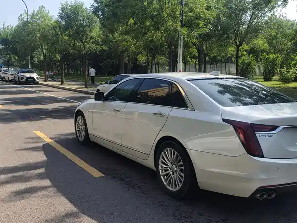 Cadillac CT6 2021
