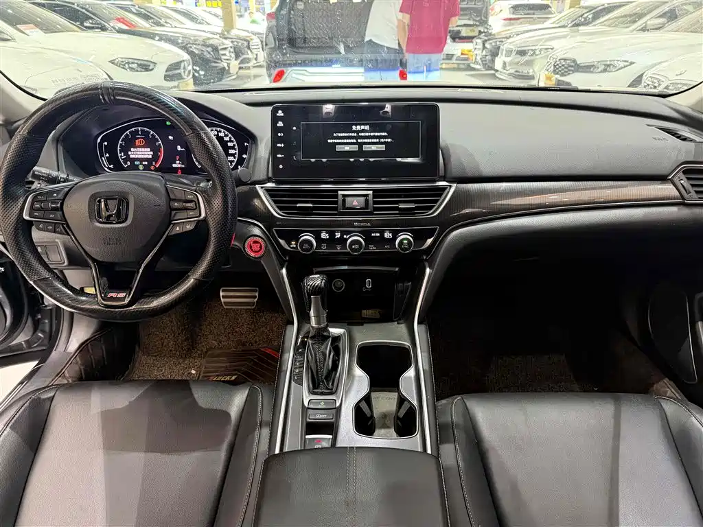 Honda Accord 2023 — фото 10