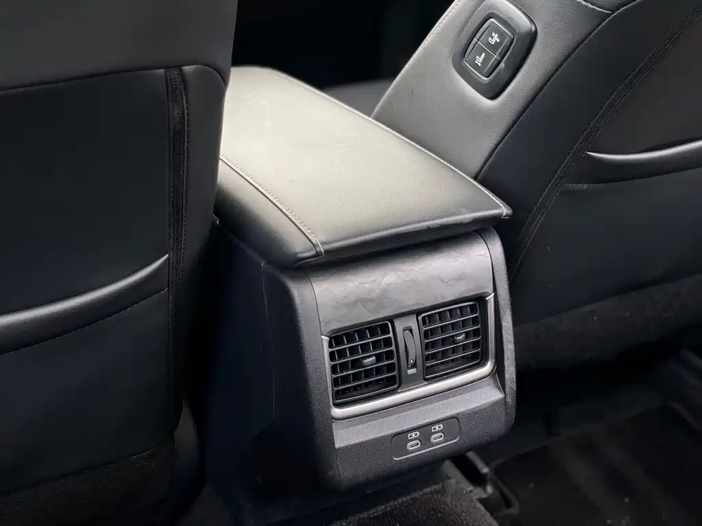 Toyota Camry 2024 — фото 19