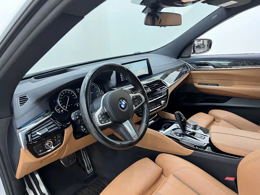 BMW 6 Series GT 2018 — фото 10