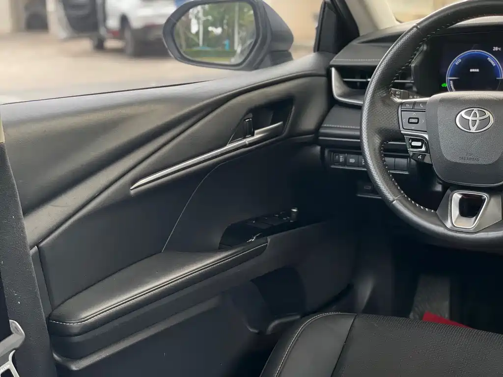 Toyota Camry 2024 — фото 14