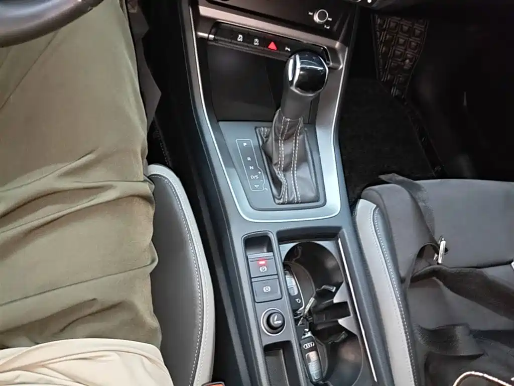 Audi Q3 2022 — фото 14