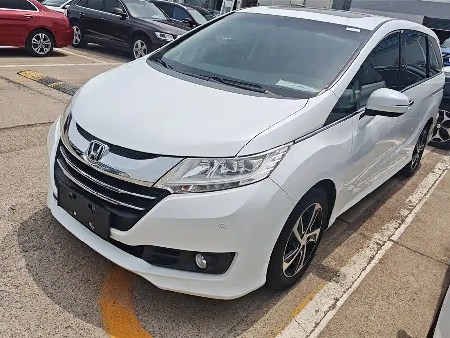 Honda Odyssey 2017 — фото 1