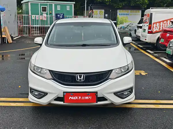 Honda Jade 2015