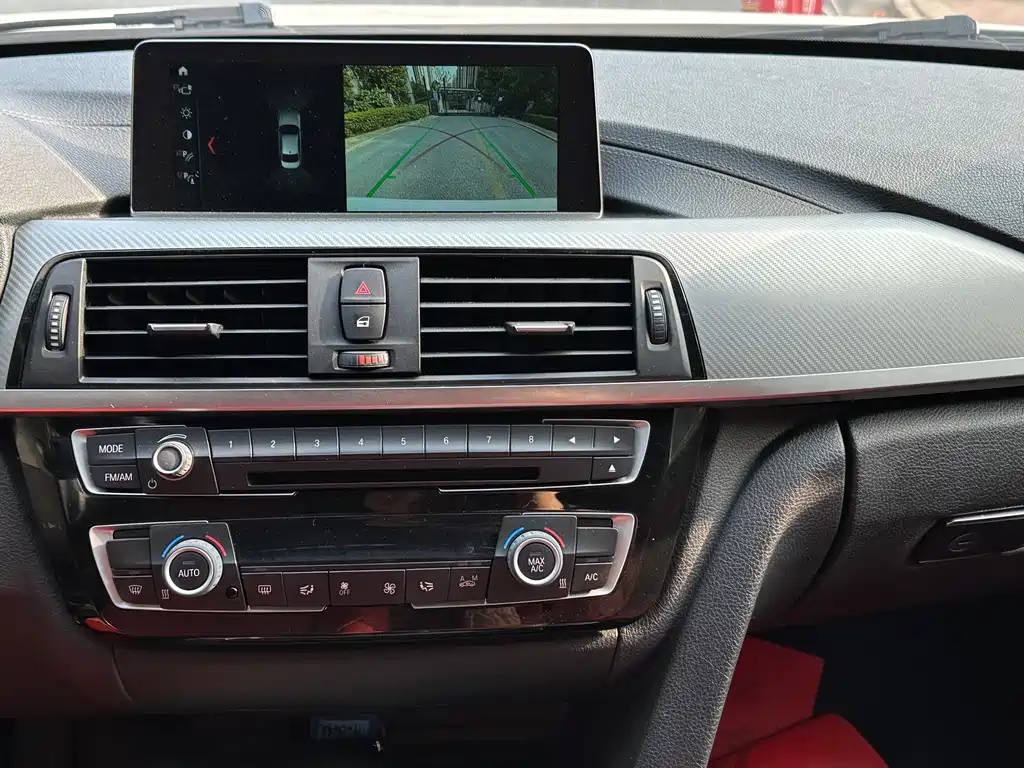 BMW 3 Series 2019 — фото 15
