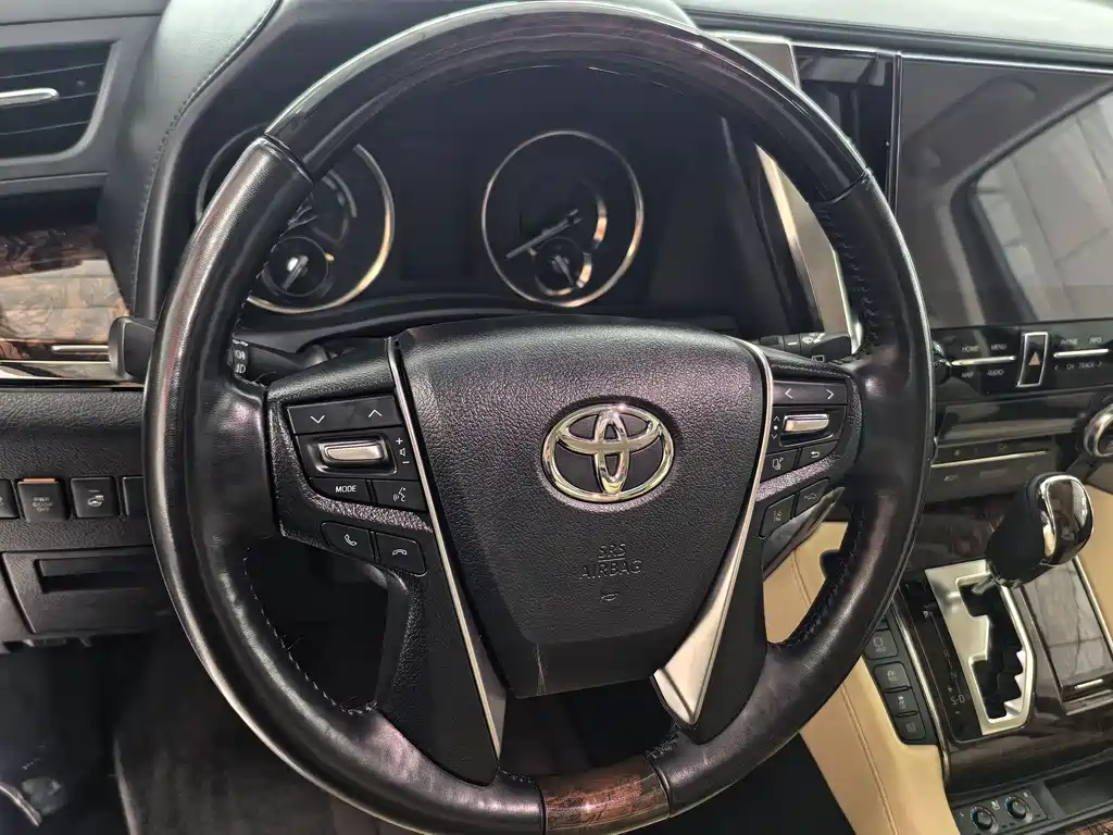 Toyota Alphard 2021 — фото 8