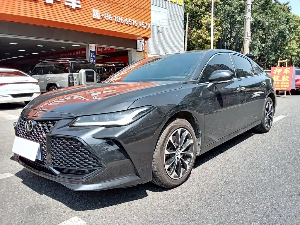 Toyota Avalon 2023 — фото 1