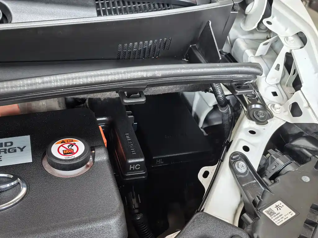 Toyota Alphard 2021 — фото 13