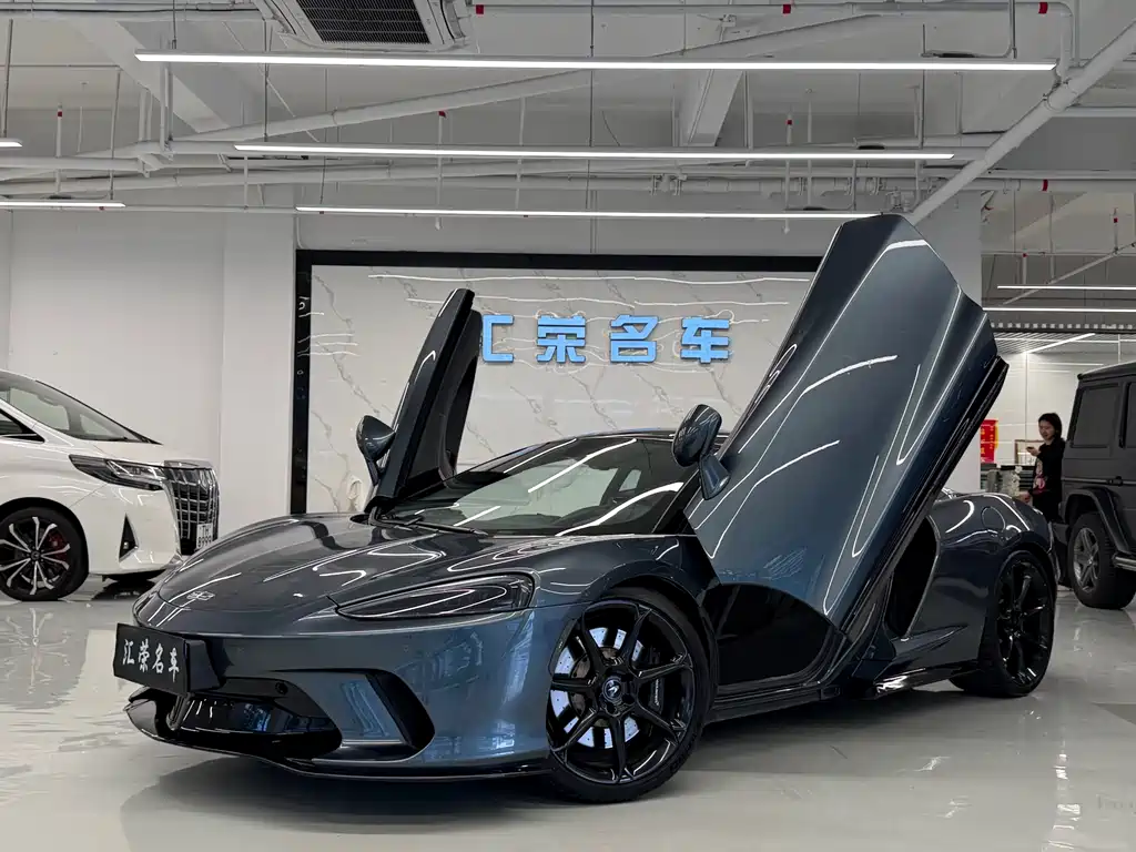 McLaren GT 2021
