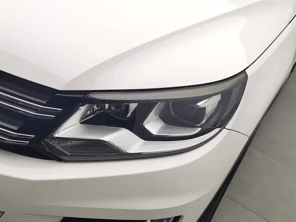 Volkswagen Tiguan 2017 — фото 7
