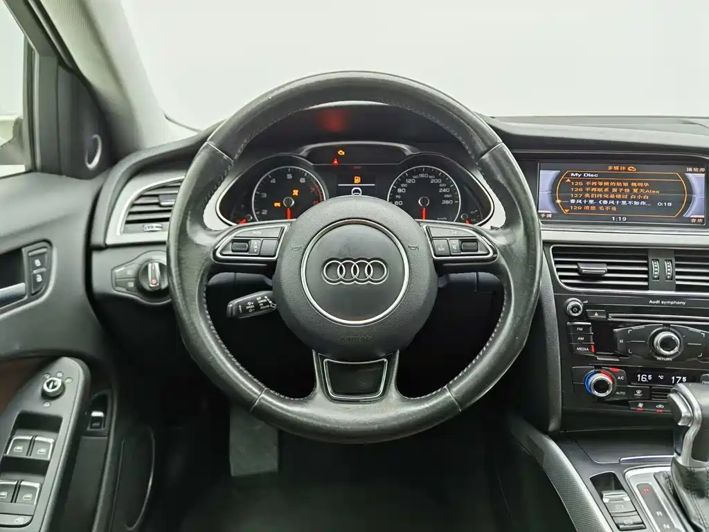 Audi A4L 2016 — фото 11