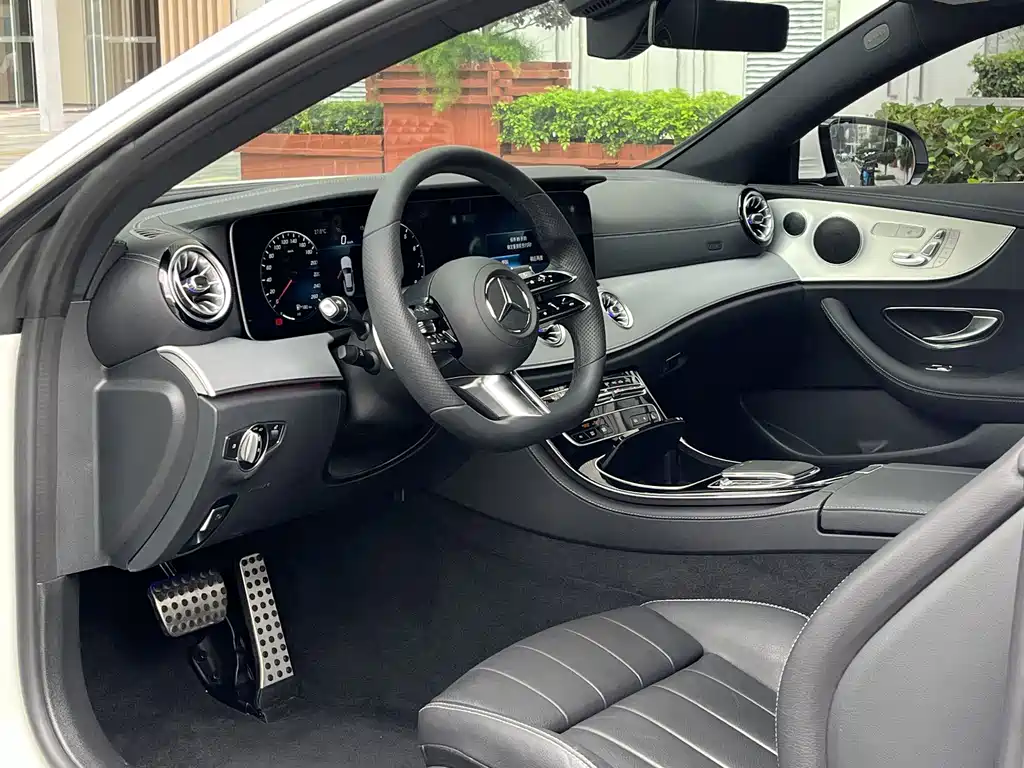 Mercedes-Benz E-Class 2022 — фото 17