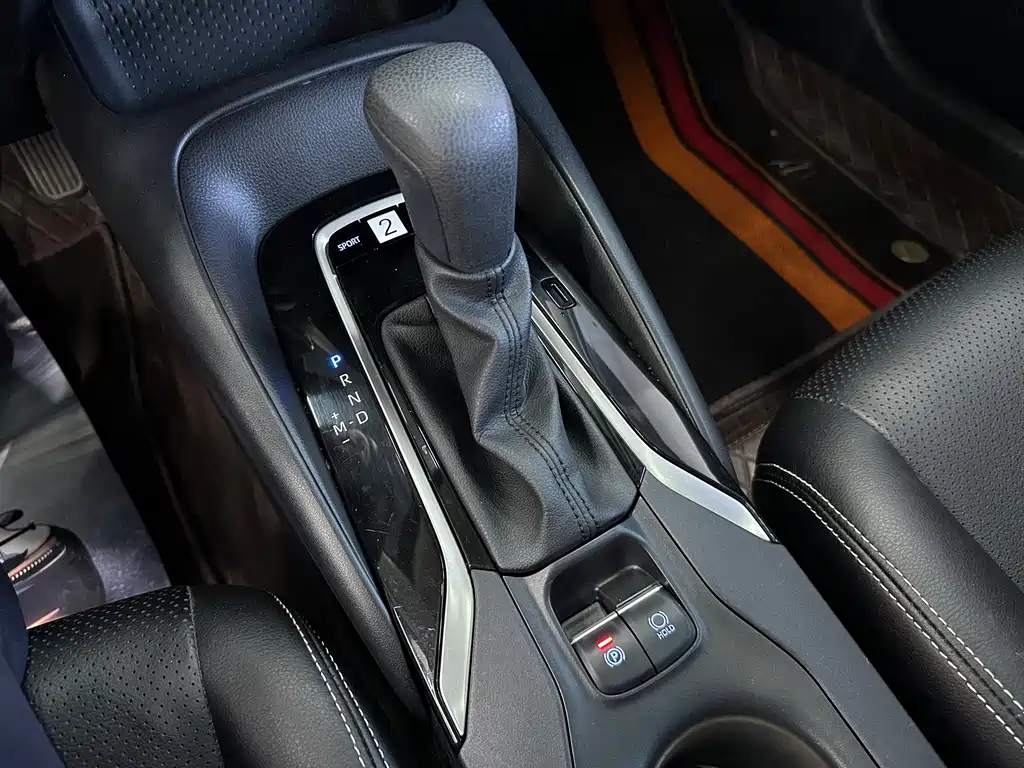 Toyota Corolla 2023 — фото 13