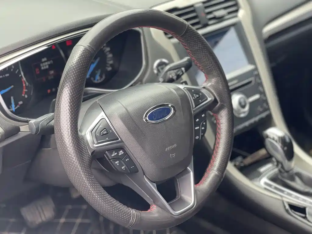 Ford Mondeo 2014 — фото 13