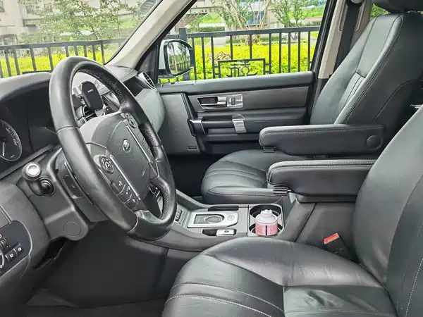 Land Rover Discovery 2015