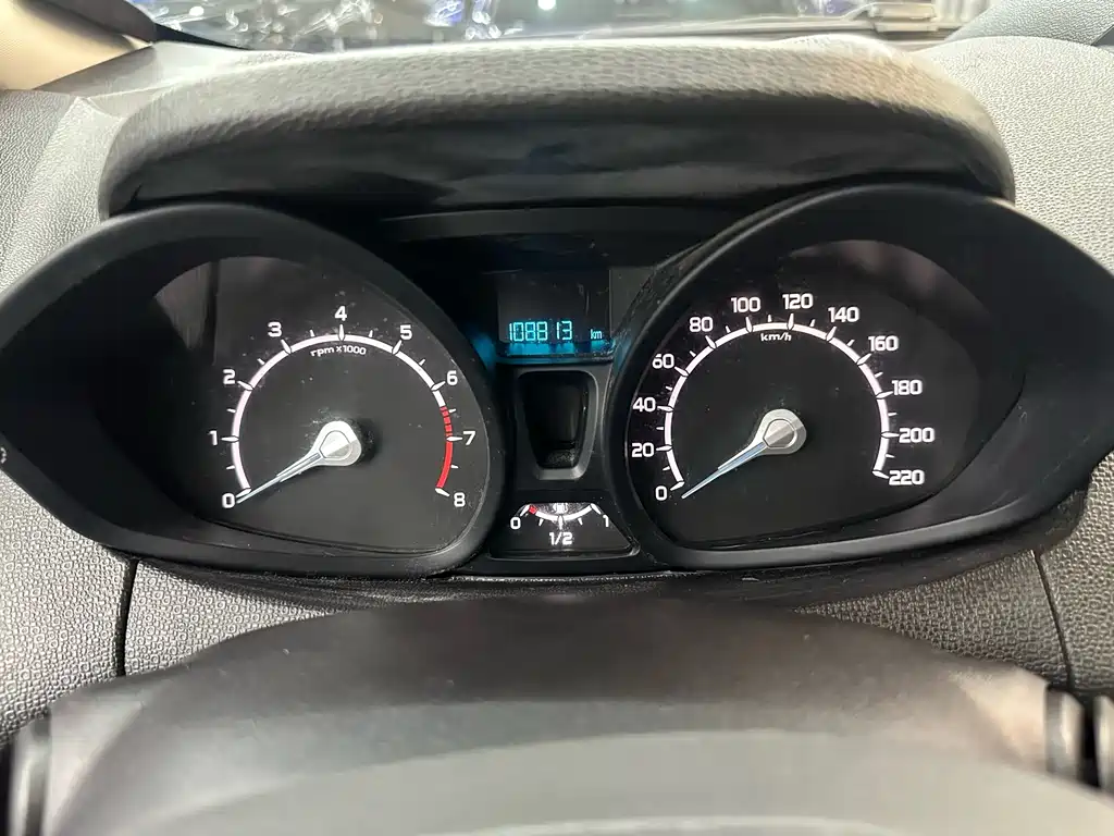 Ford Ecosport 2017 — фото 16