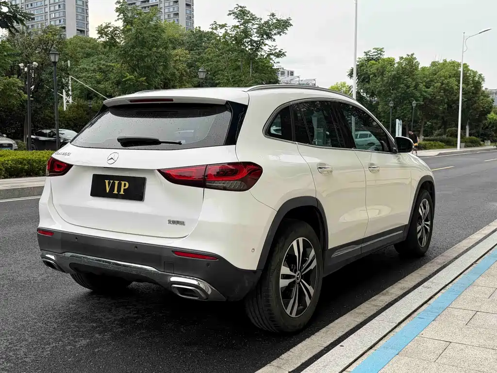 Mercedes-Benz GLA 2021