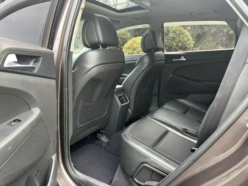 Hyundai Tucson 2017 — фото 13